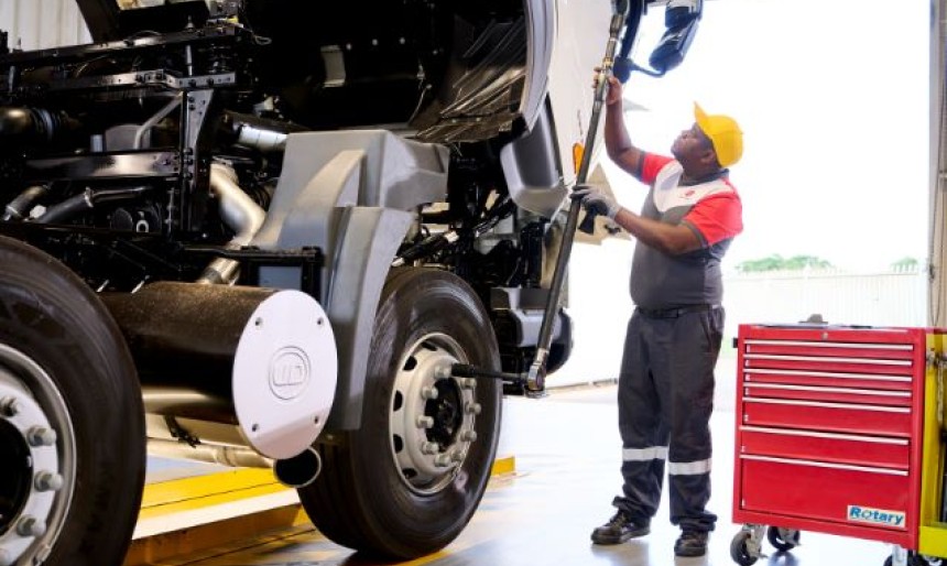 Service-and-parts-ud-road-support